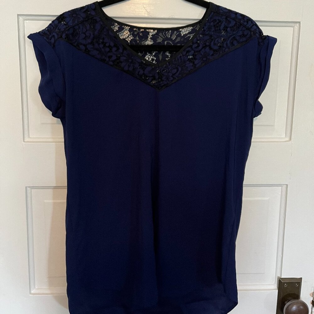 Express Lace Gramercy Tee Size M